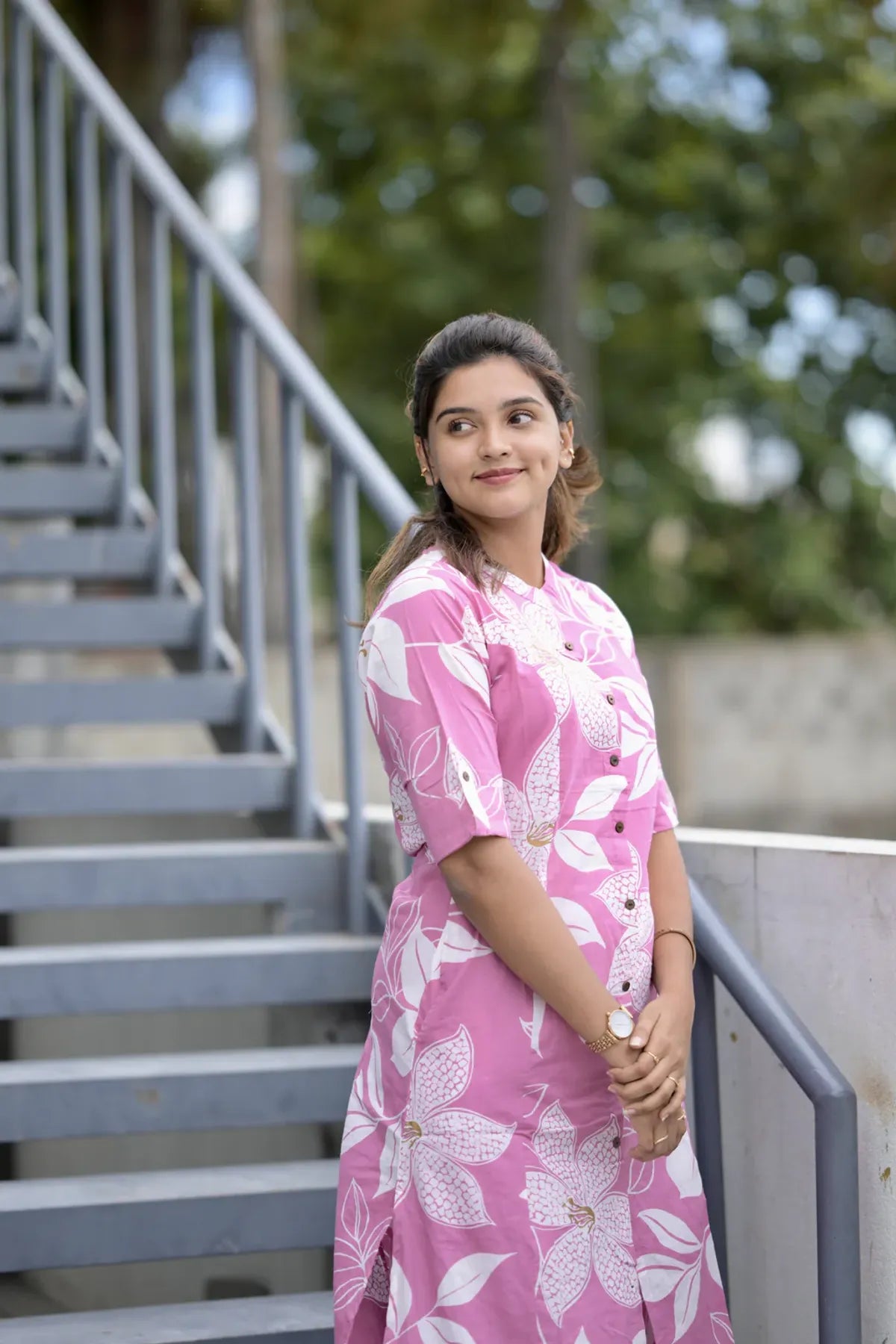 Graceful Floral Print Pink Kurta with Straight Pants