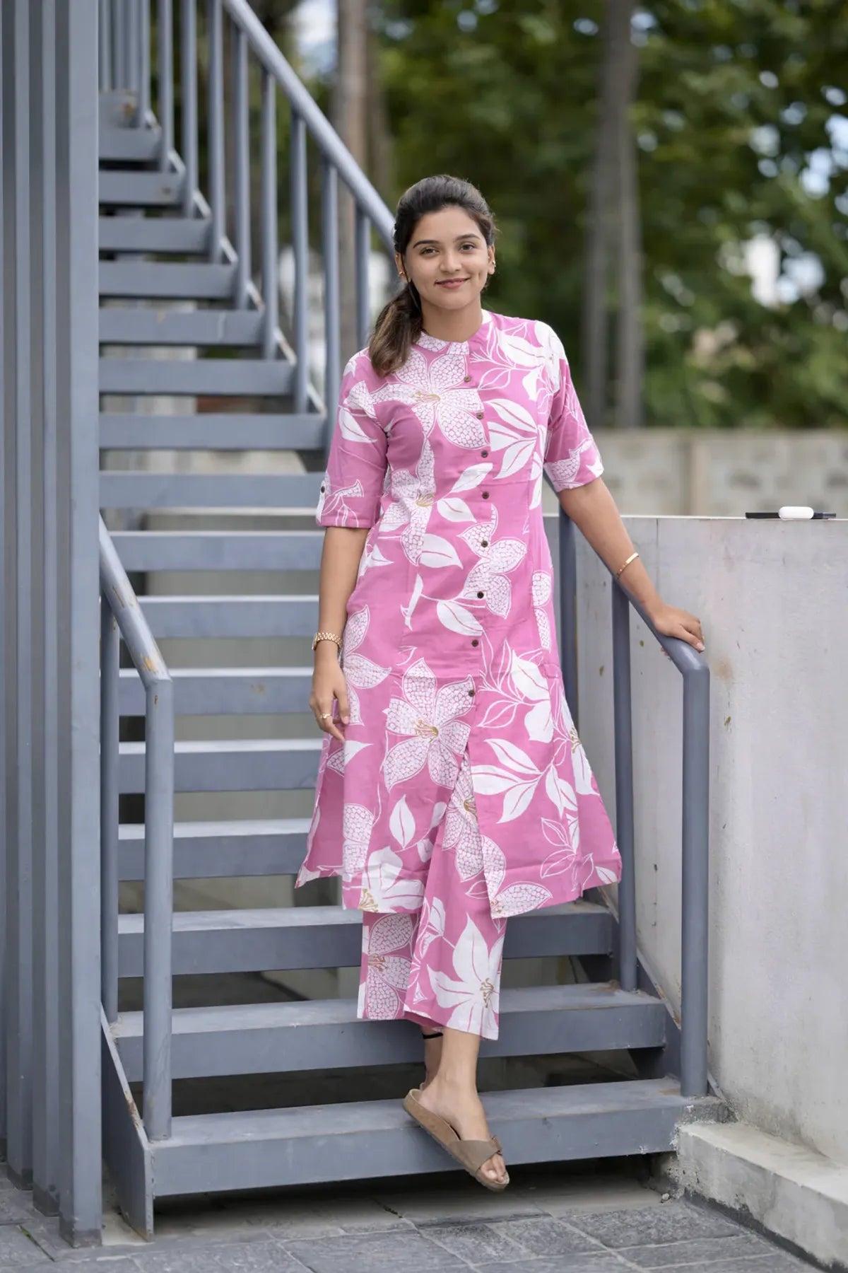 Graceful Floral Print Pink Kurta with Straight Pants