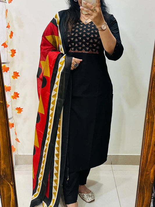 Elegant Black Kurta Set with Printed Dupatta for Women